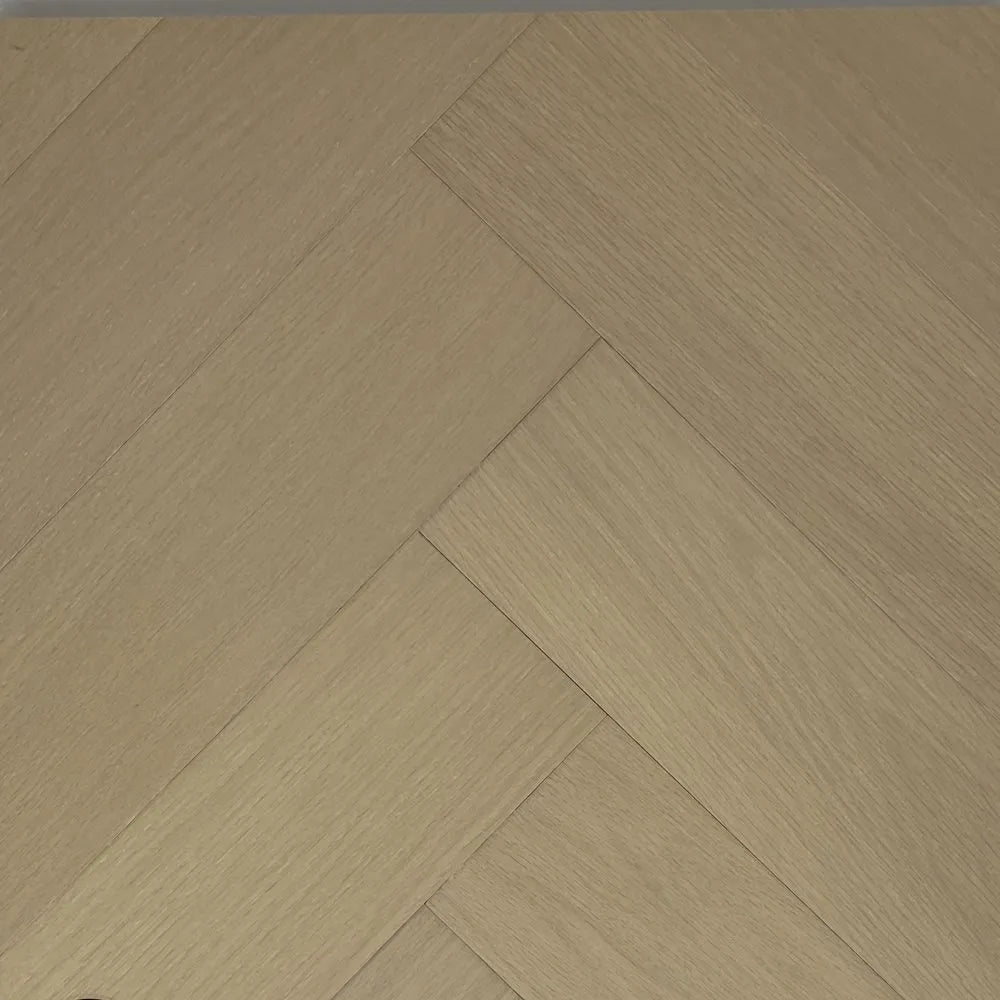Calm - Canadian Standard Flooring 5” x 3/4" Engineered Hardwood Oak LUCID HERRINGBONE Collection