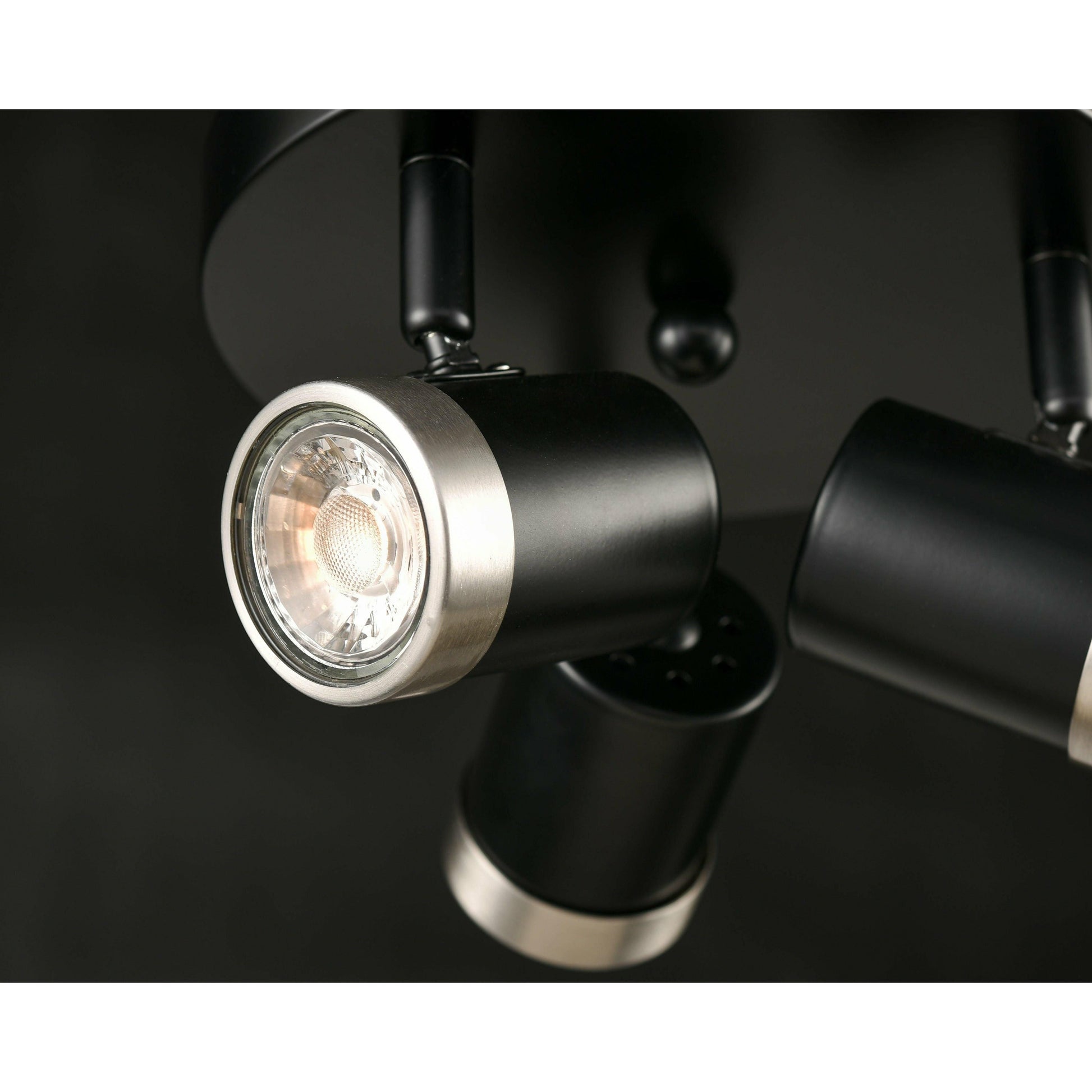 Oeil De Base Round 3 Light Track
