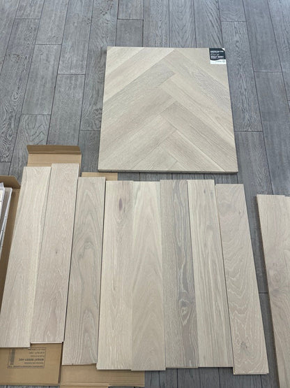 Wheat Berry - Vidar Herringbone 5" x 3/4" American Oak Engineered Hardwood T&G