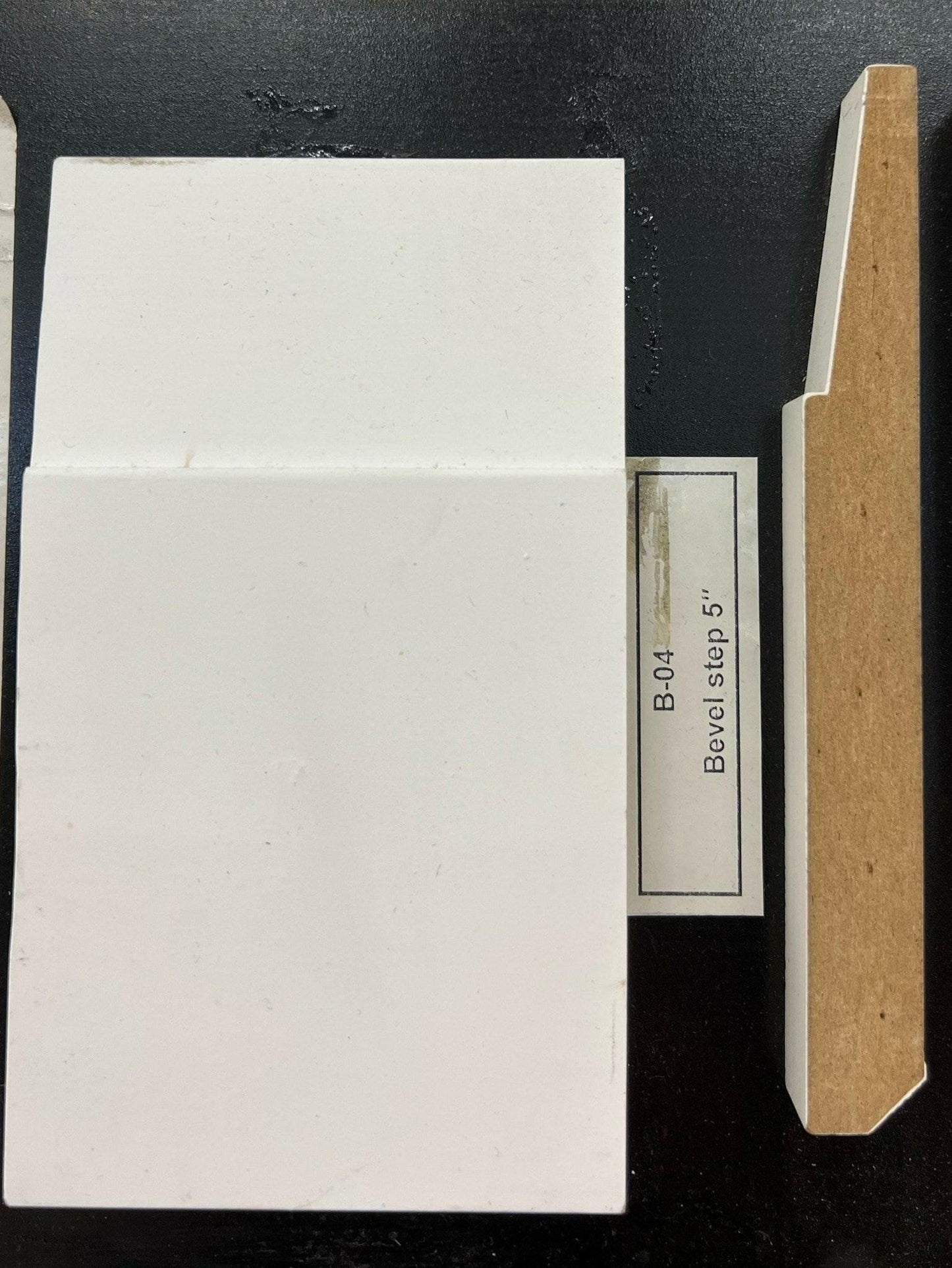 Baseboards 5" and 7" Bevel Step - Toucan