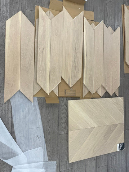 Driftwood - Vidar 5" x 3/4" Chevron American Oak Engineered Hardwood T&G